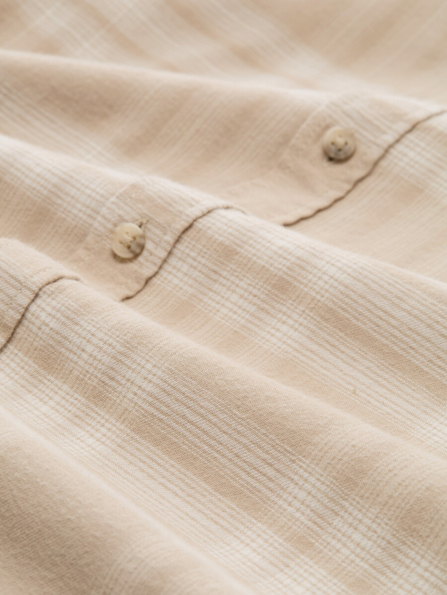 camisa de corte regular con bordado de logo