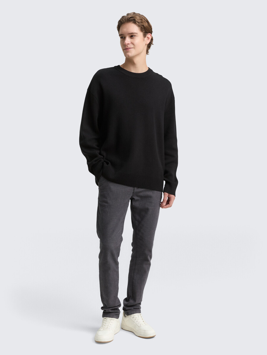 pantalones chinos de corte recto con cinturón