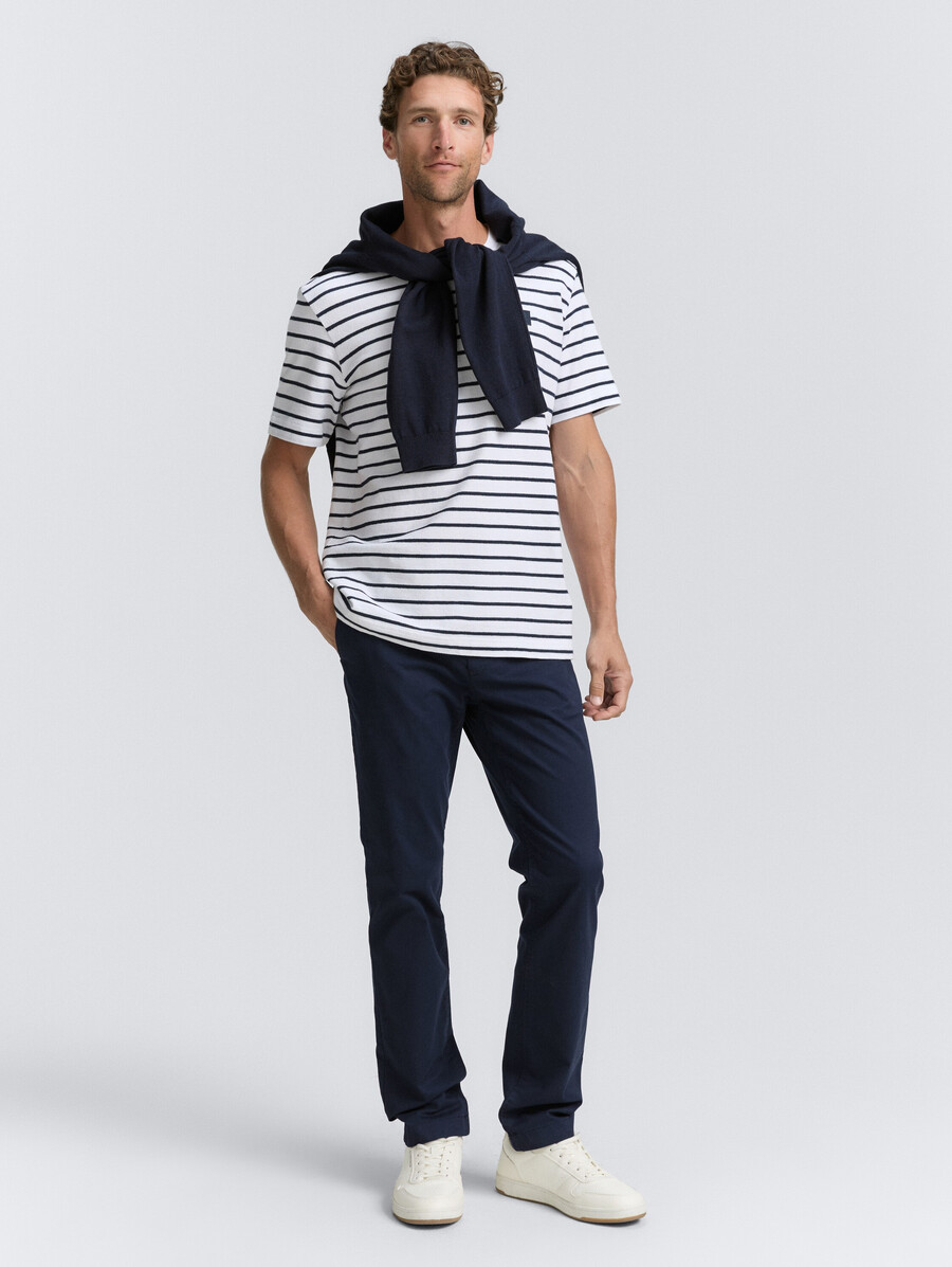 pantalones chinos de corte regular