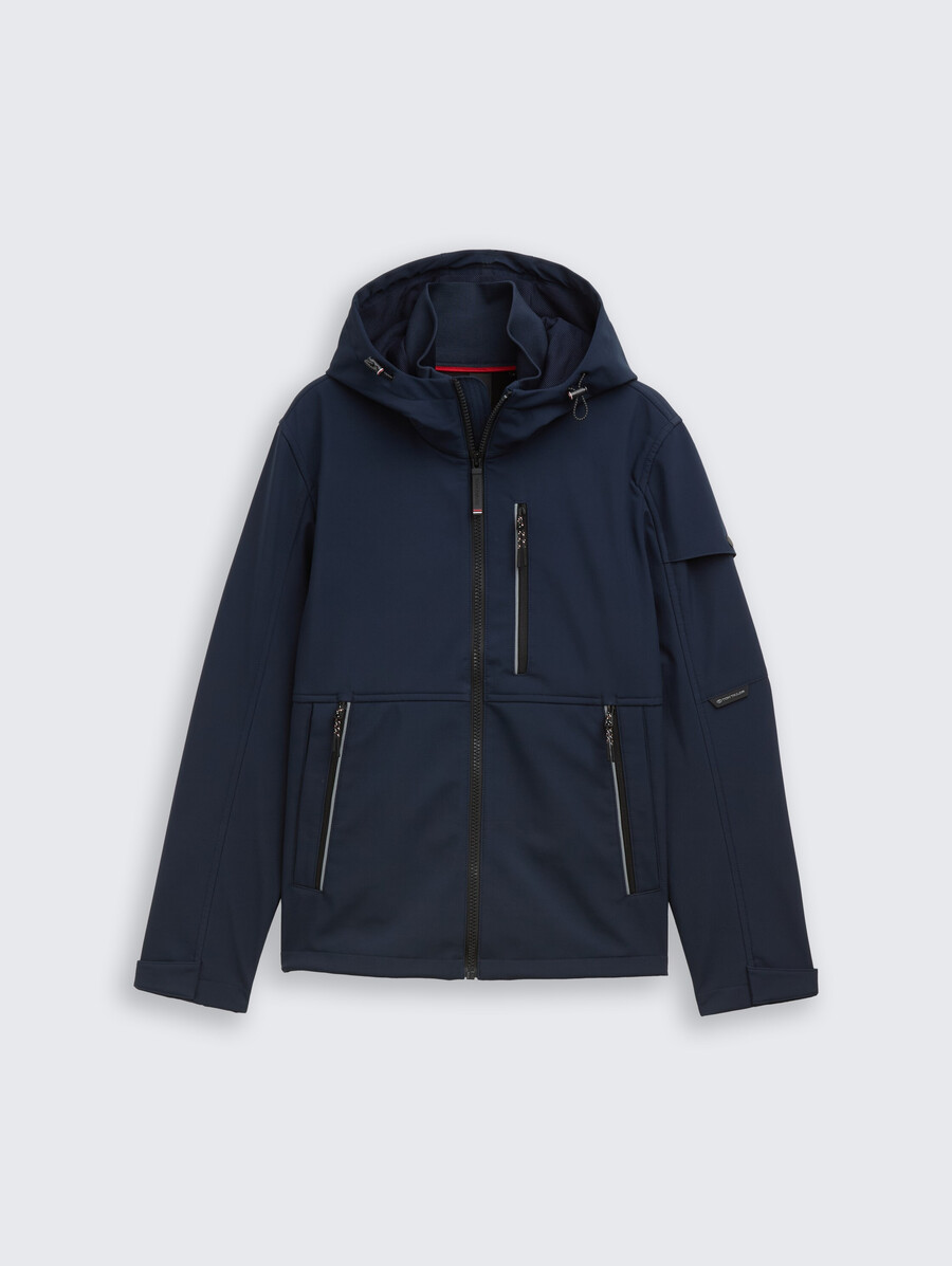 chaqueta softshell con capucha