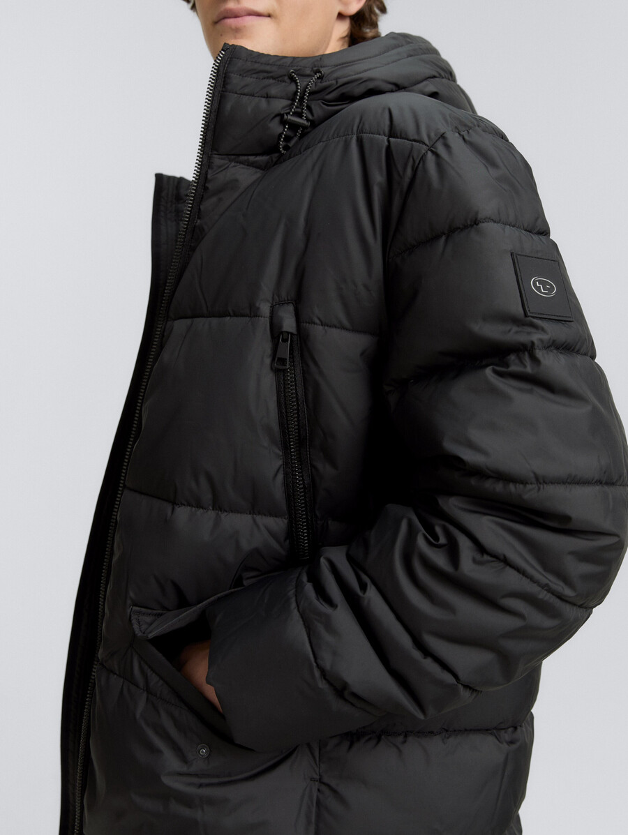 parka acolchada con capucha