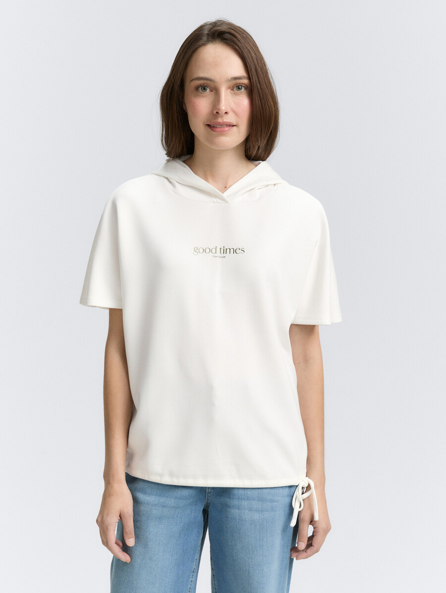 camiseta con capucha