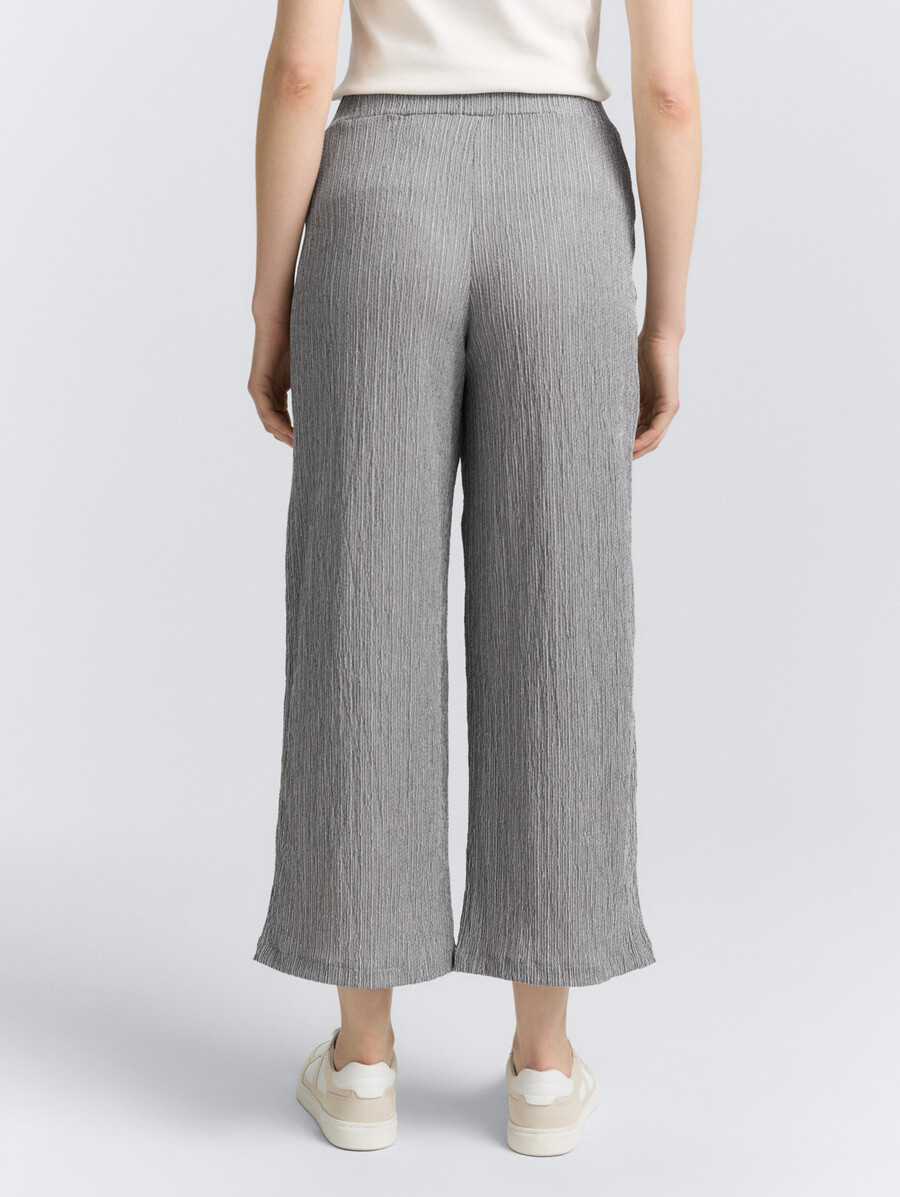 pantalones culotte arrugados