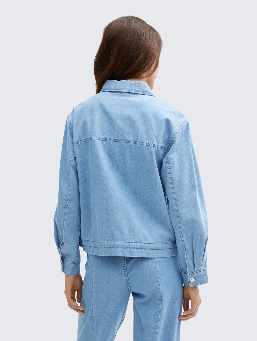chaqueta vaquera ligera