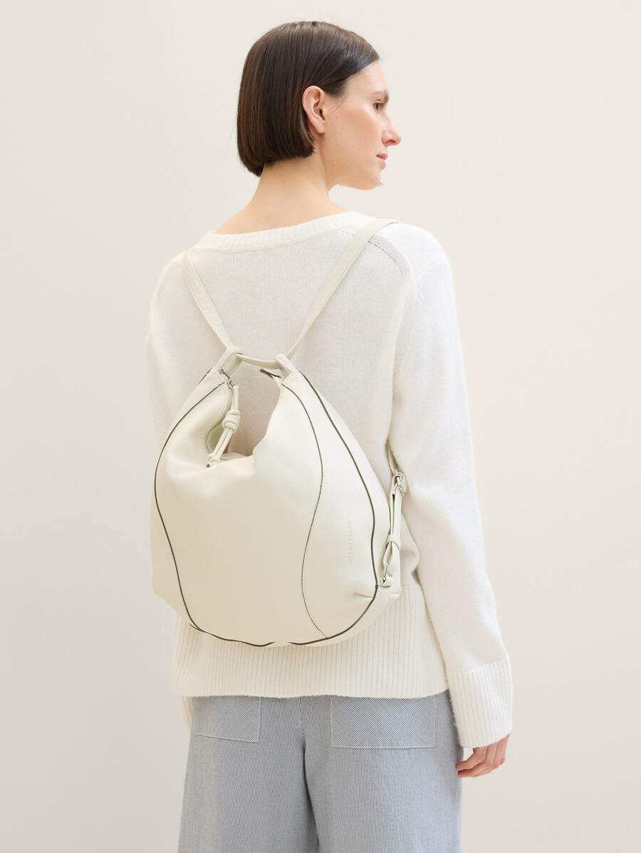 mochila ttmalia l con costuras decorativas