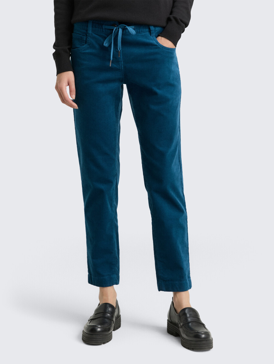 pantalones de pana relajados y cónicos